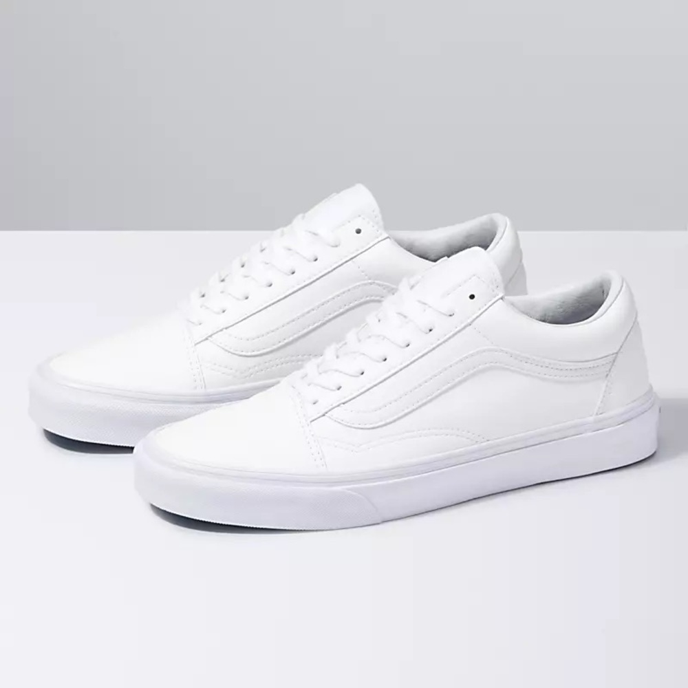 Vans Old Skool Sneakers in White